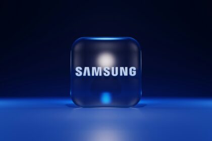 a blue cube with a white logo
